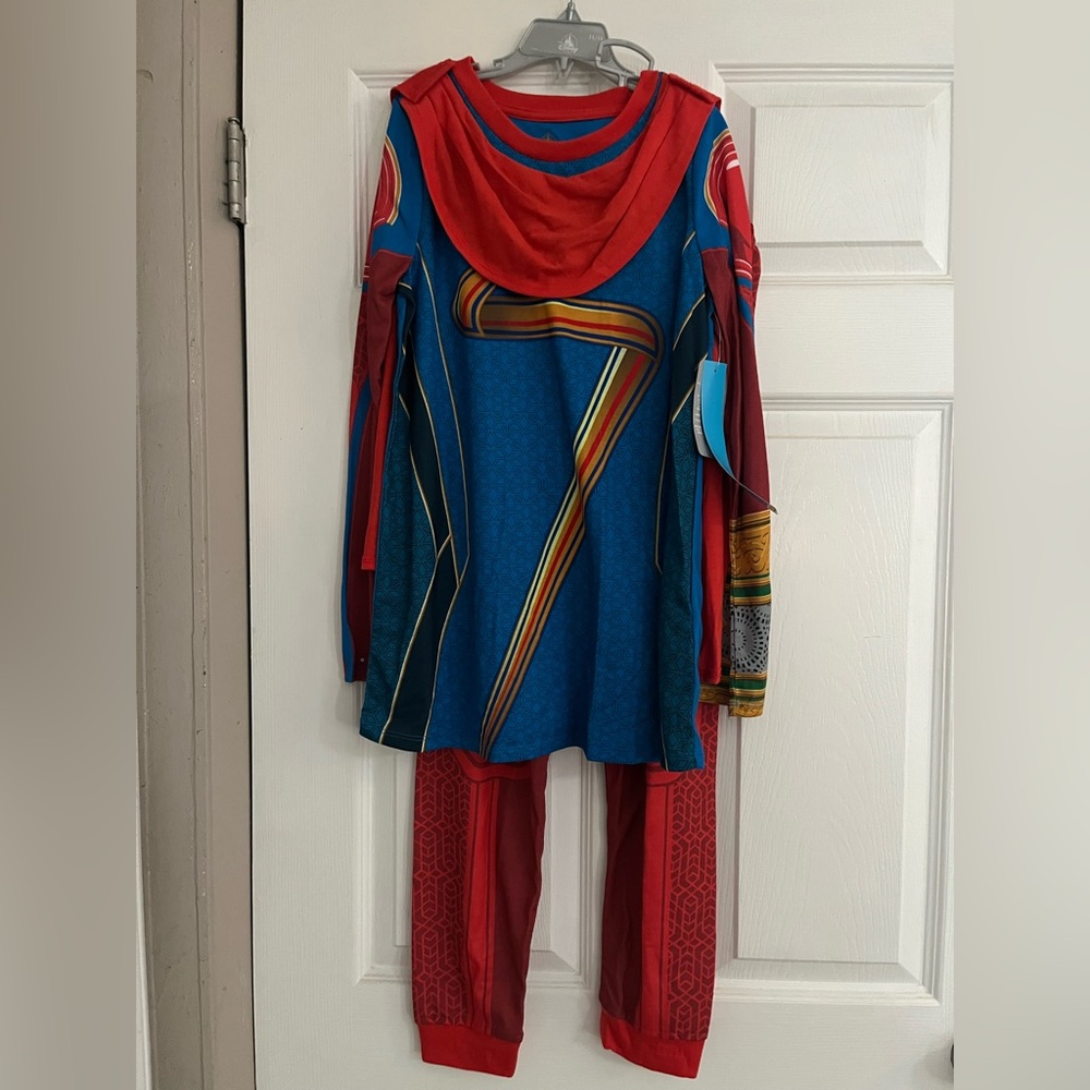 Disney Capital Marvel girls PJs Size 11/12.